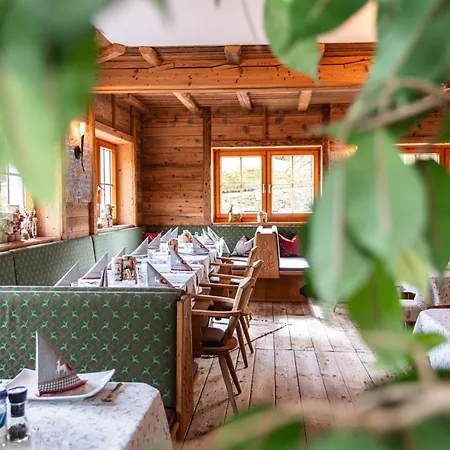 Alpengasthof Almrose Im Heutal ウンケン